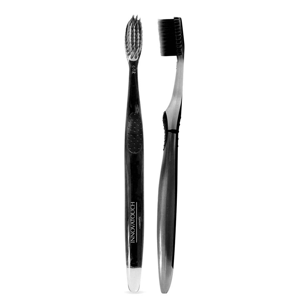 Innovatouch Spazzolino da denti a Carbone attivo
